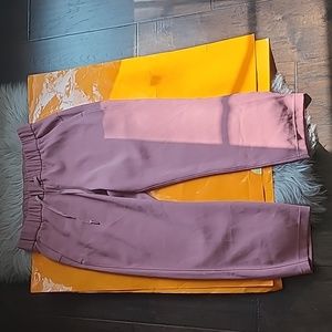 Lululemon on the fly crop woven 23" red dust